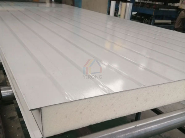 What are the precautions for installing polyurethane sandwich panels?