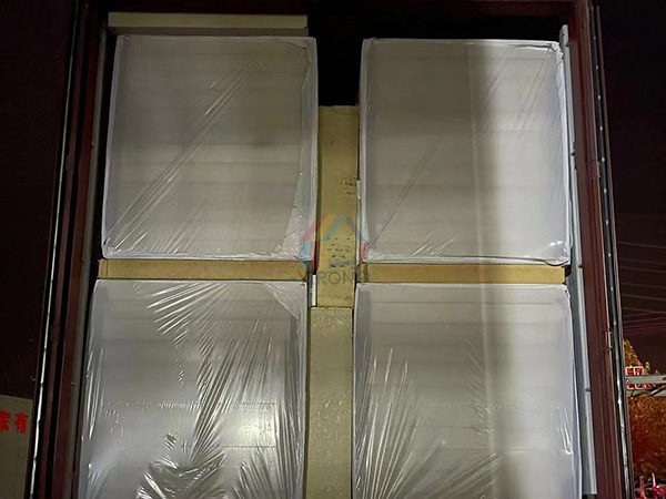 Delivery of roof polyurethane composite board in Qatar warehouse