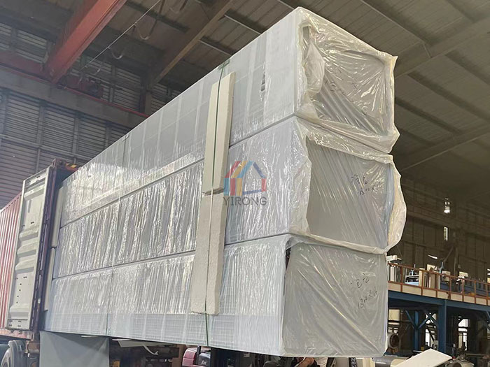 Panama pu sandwich panels packaged and shipped