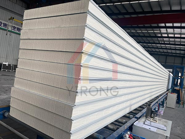 Real-world performance of pu sandwich insulation panels under hurricanes, blizzards, and extreme heat